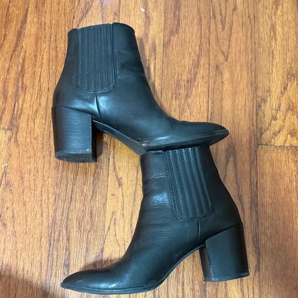 Steve‎ Madden Black Ankle Booties - Picture 5 of 8